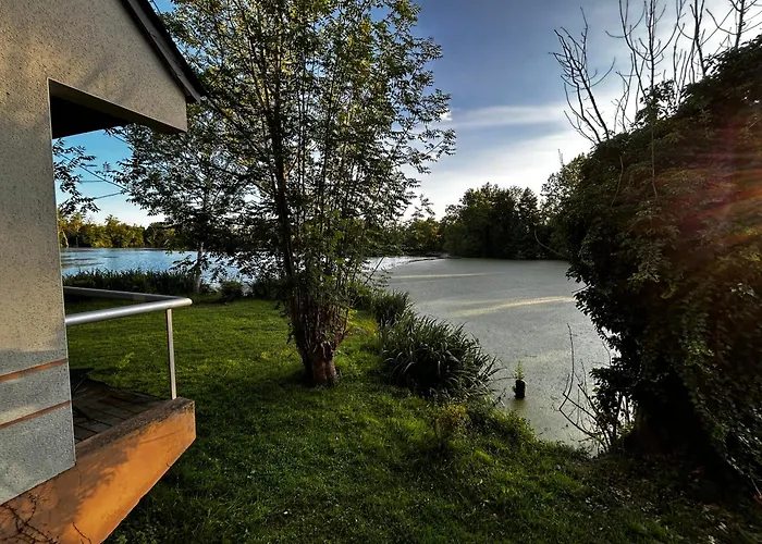 Hotel L\'Ile Du Saussay