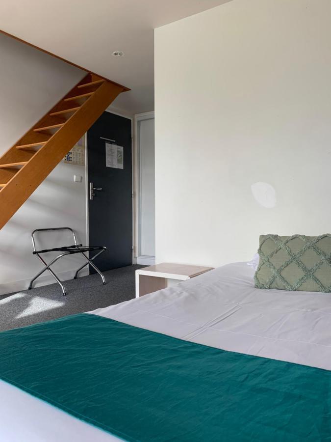 Hotel L'ile Du Saussay 3*