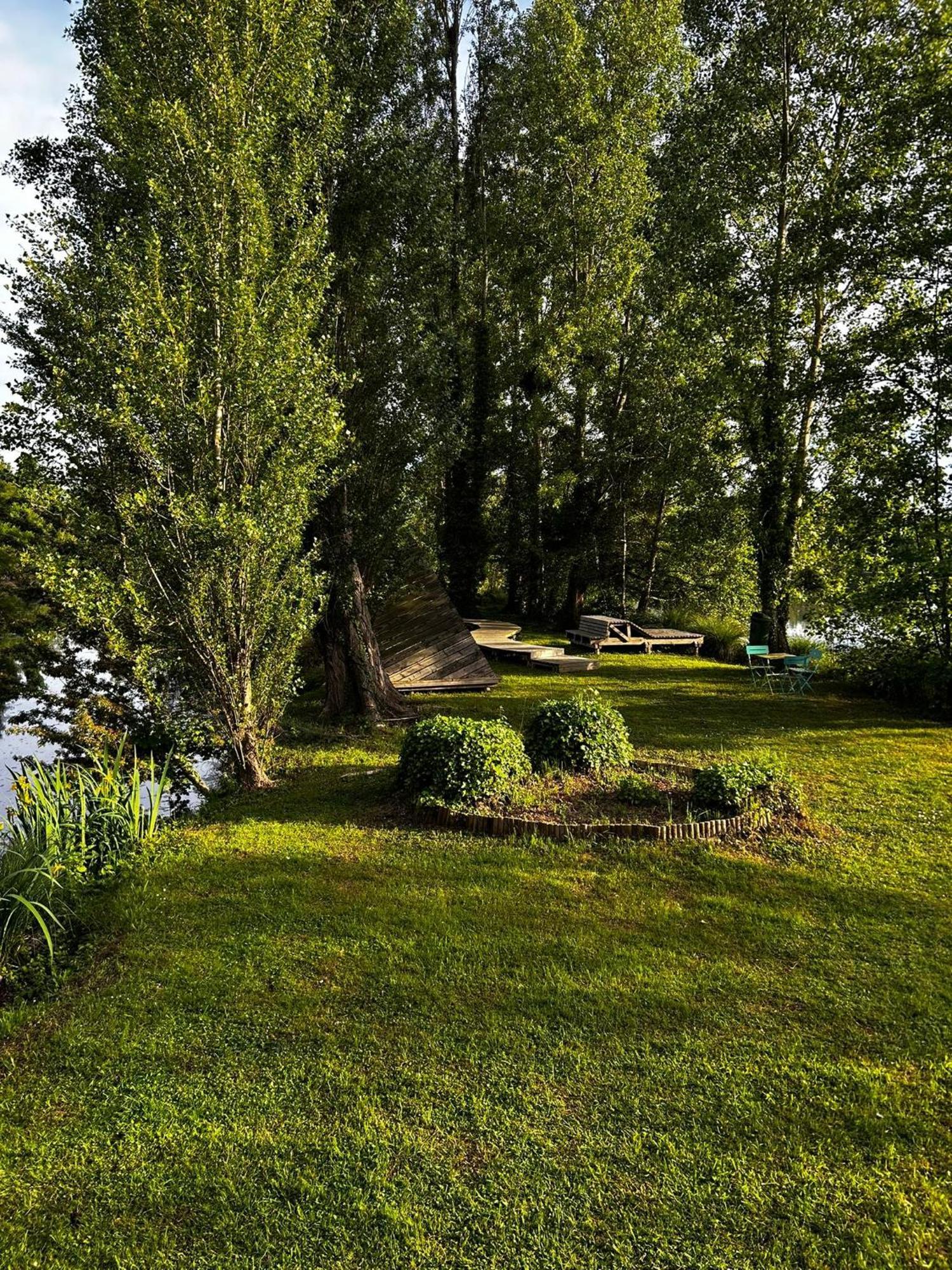 Hotel L'ile Du Saussay